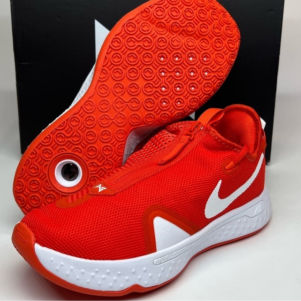 Nike Sneakers (Men’s 8/Women’s 9.5)